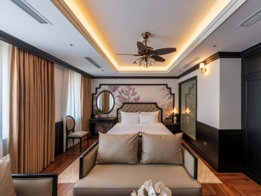 Premium Skyline: 38m² (view thành phố/biển)