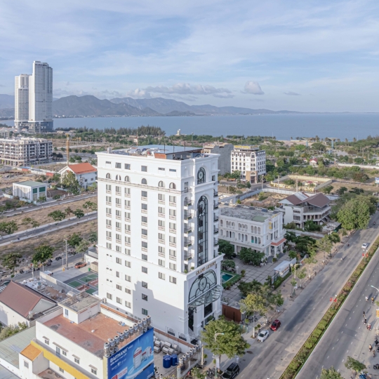 Tổng quan Grand Luxury Hotel