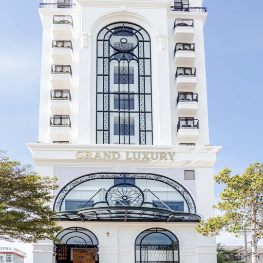 Tổng quan Grand Luxury Hotel