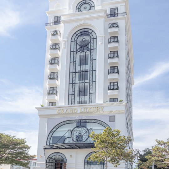 Tổng quan Grand Luxury Hotel