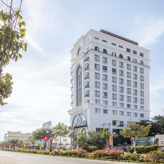 Tổng quan Grand Luxury Hotel