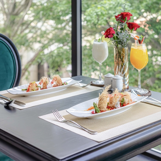 Tiệc đôi Grand Luxury Hotel