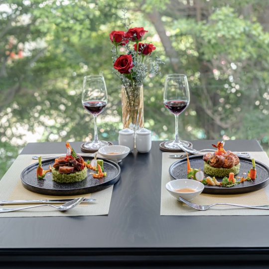 Tiệc đôi Grand Luxury Hotel