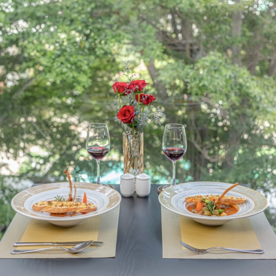 Tiệc đôi Grand Luxury Hotel