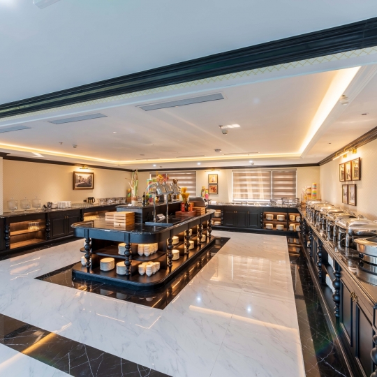 Nhà hàng buffet Grand Luxury Hotel