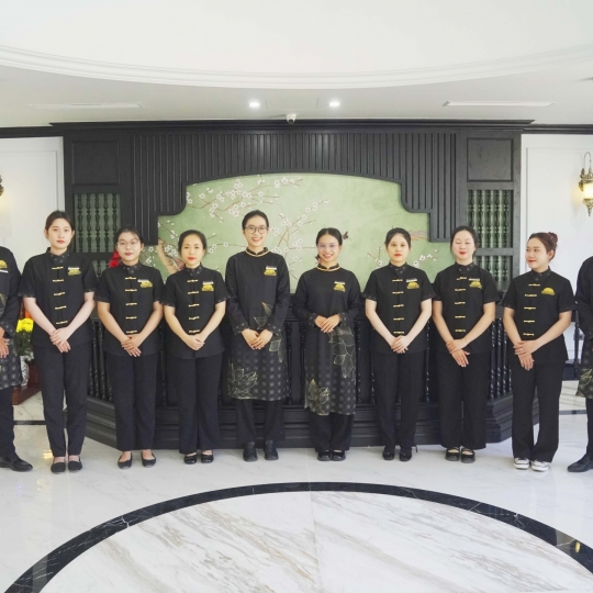 Đội ngũ Grand Luxury Hotel