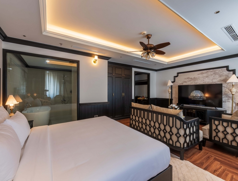 Premium Skyline: 38m² (view thành phố/biển)