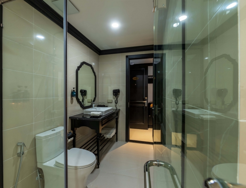 Premium Skyline: 38m² (view thành phố/biển)