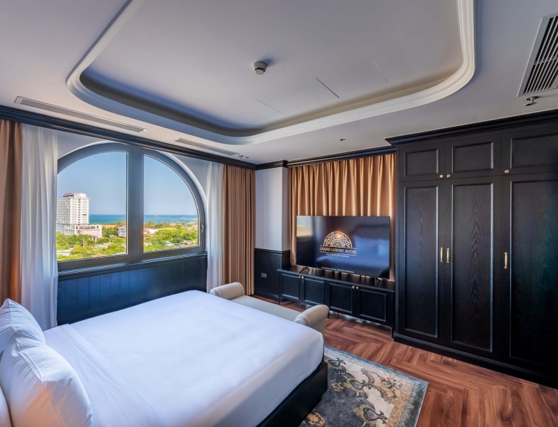 Grand Suite: 69m² (view thành phố/biển)